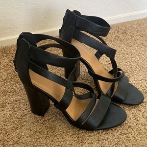 Never been worn black strappy chunky heel